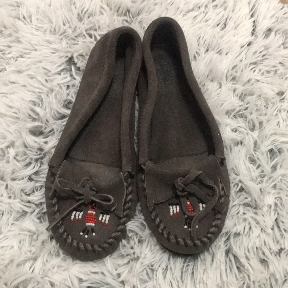 Minnetonka grey flats size 6